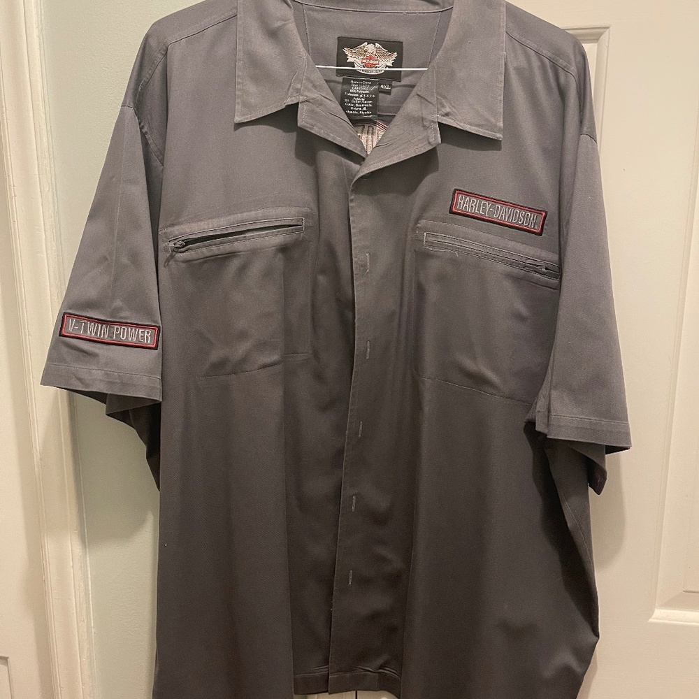Harley Davidson dress shirt.  Mens size 4XL.  Grey.